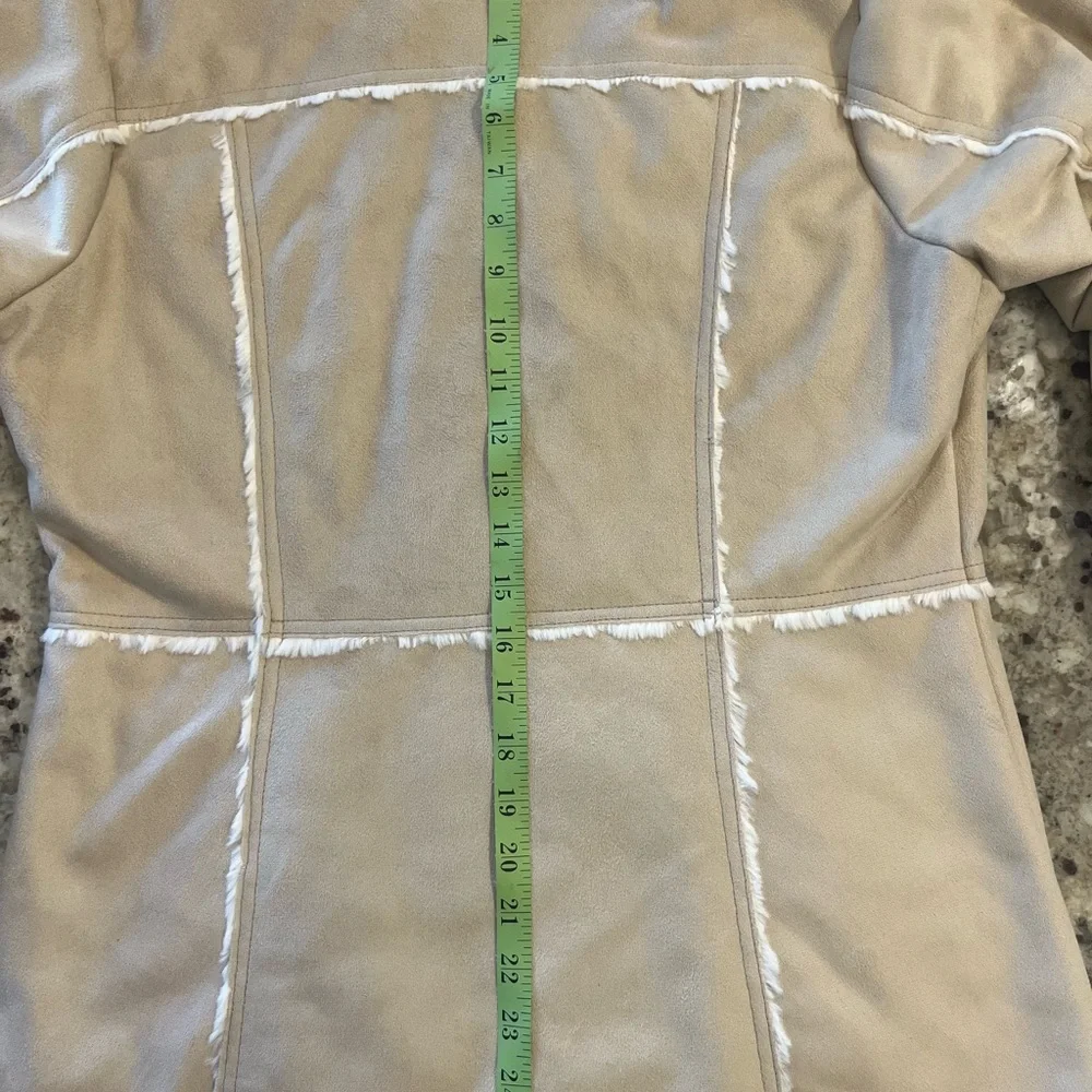 Cowgirl Legend NWOT Women's Faux Suede Tan Shearling Jacket Sz L - Picture 9 of 13